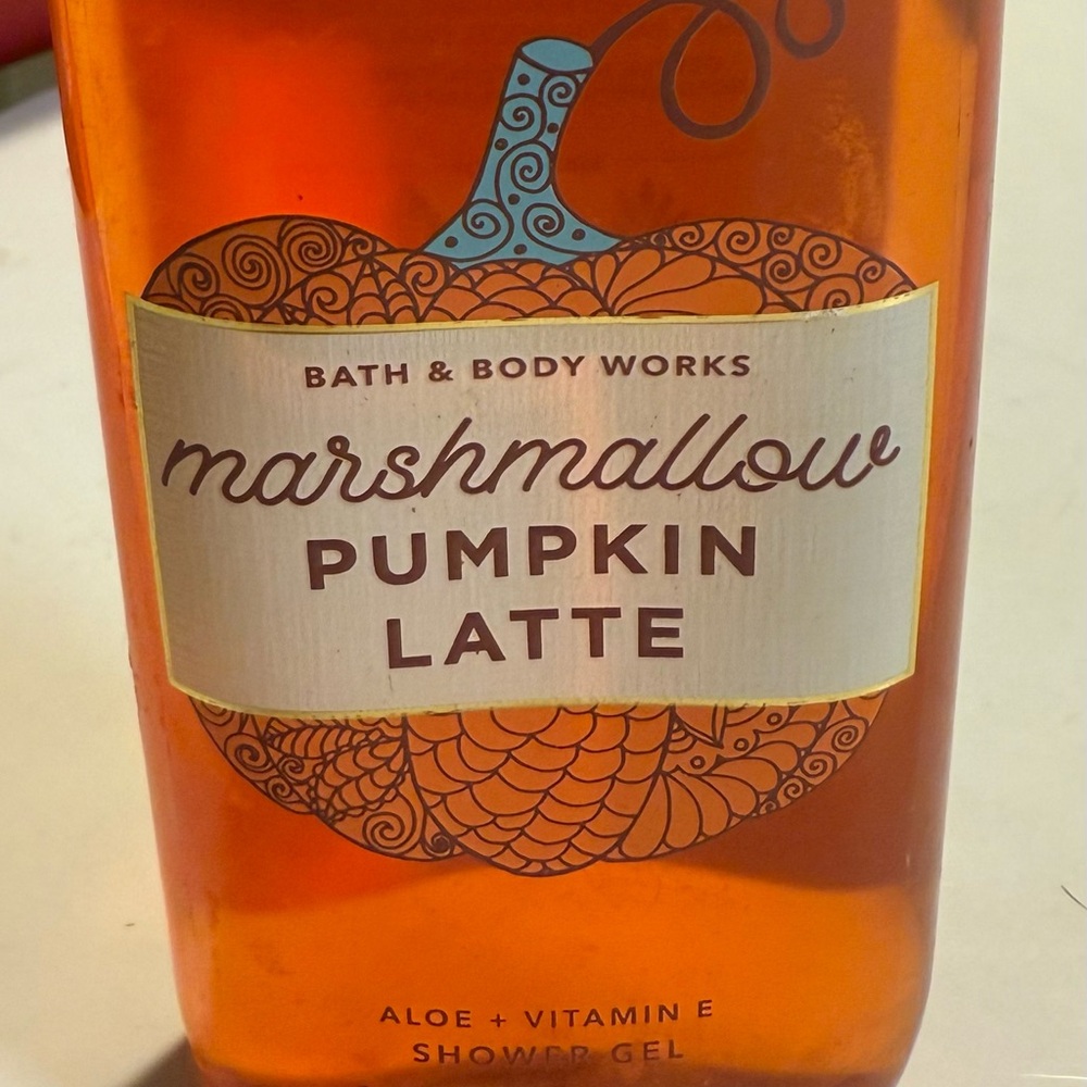 Bath & Body Works Orange Marshmallow Pumpkin Latte Body Wash